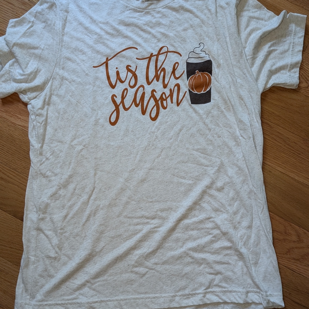 Tis the Season Graphic Tee